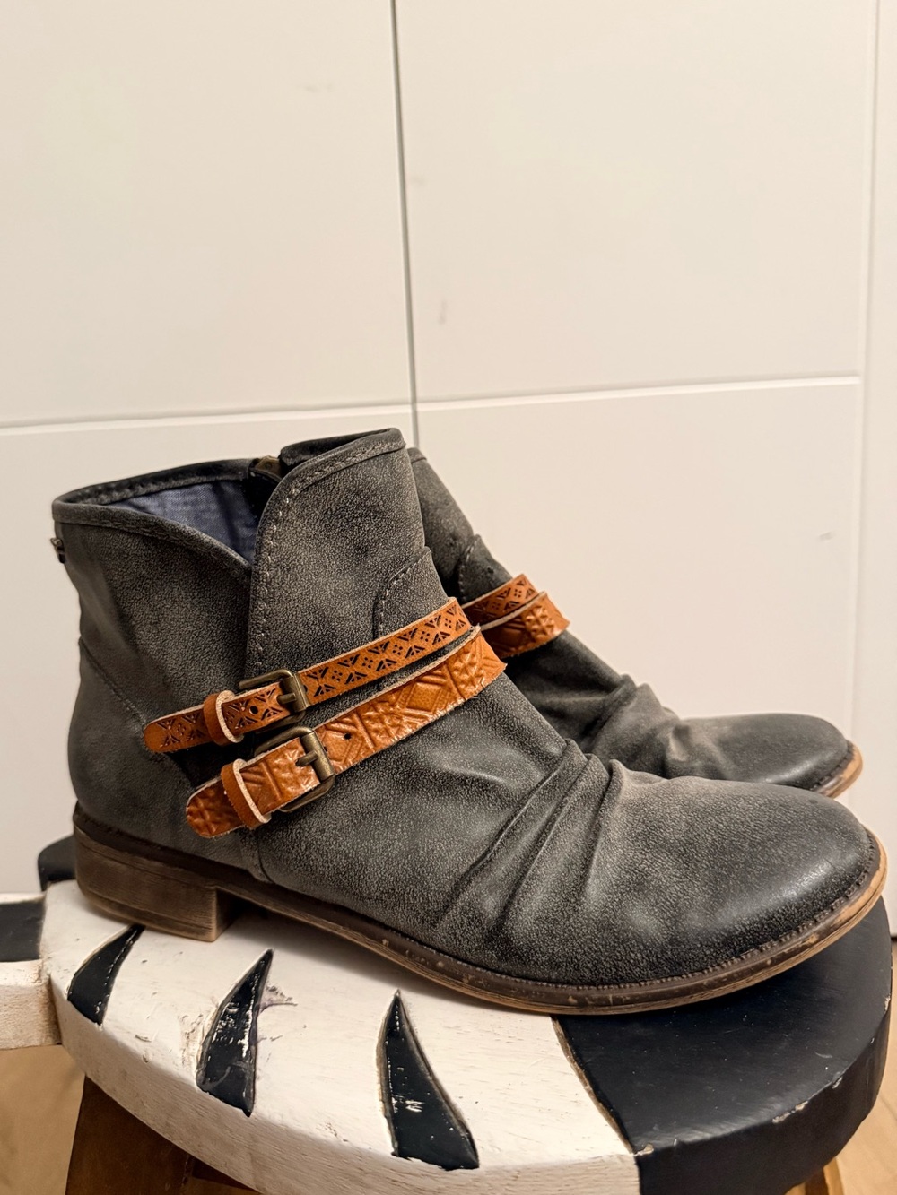 Roxy Black Suede Ankle Boots with Brown Decorative Straps
